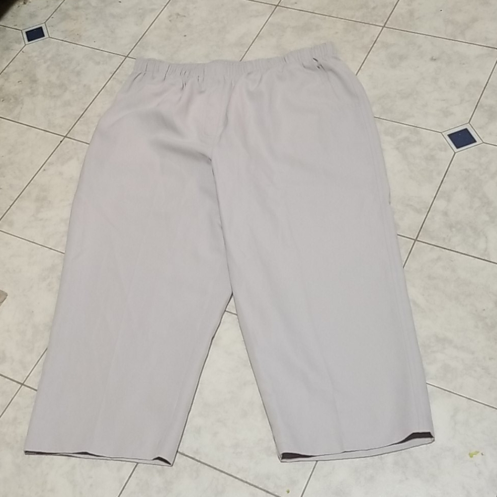Kim Rogers capris size 14